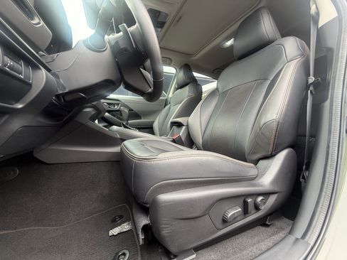 Used 2025 Subaru Crosstrek 2.5i Limited w/ Crosstrek Mirror Package image 17