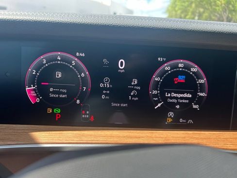 New 2026 Volkswagen Tiguan SEL R-Line AWD/4WD image 24