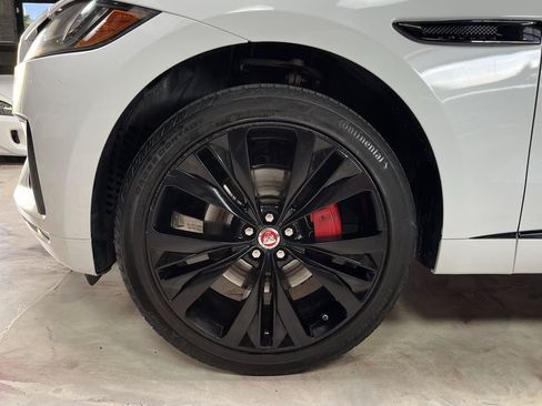 Used 2018 Jaguar F-PACE S AWD/4WD image 30