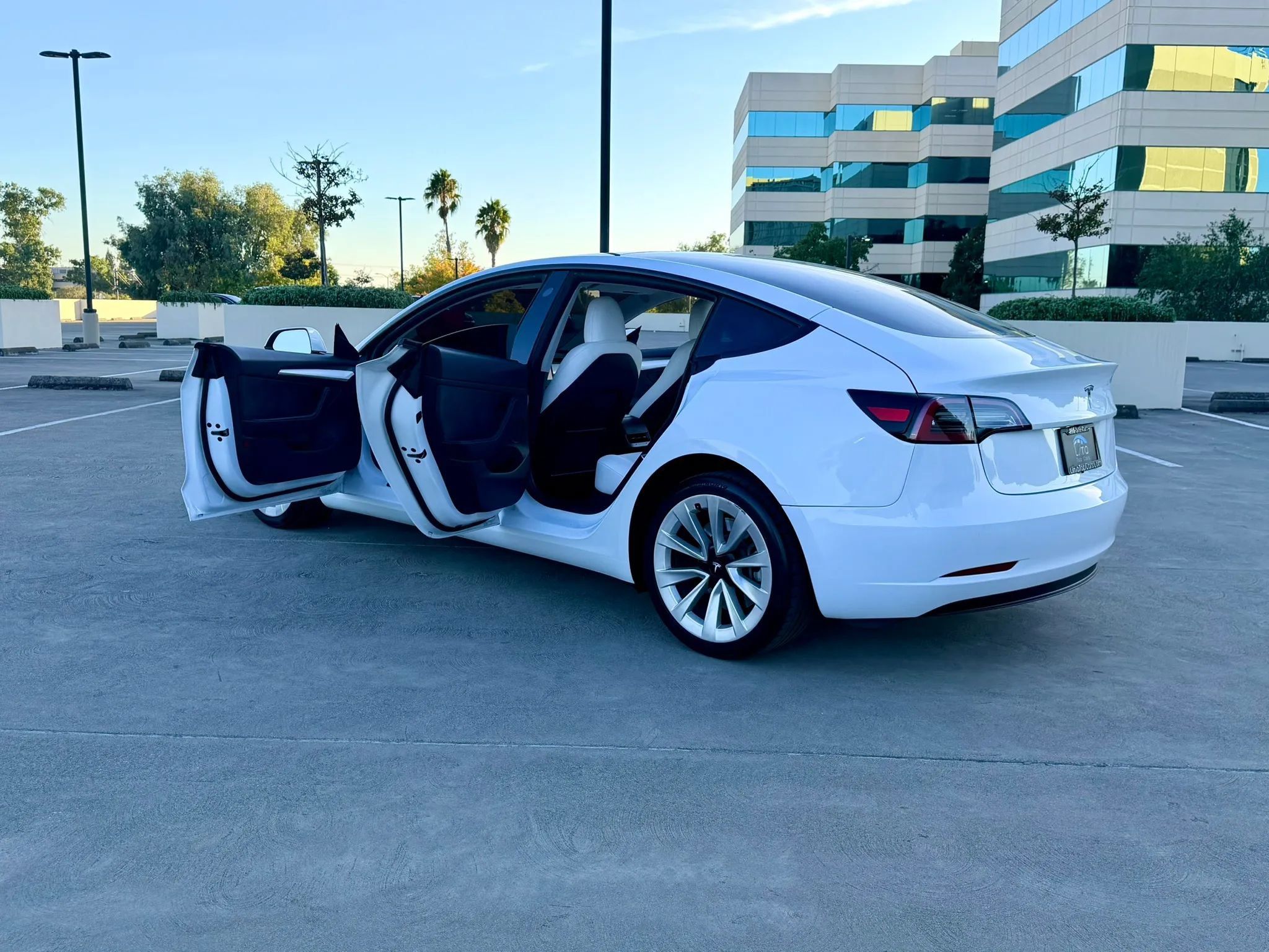 Used 2023 Tesla Model 3 Standard Range RWD image 32