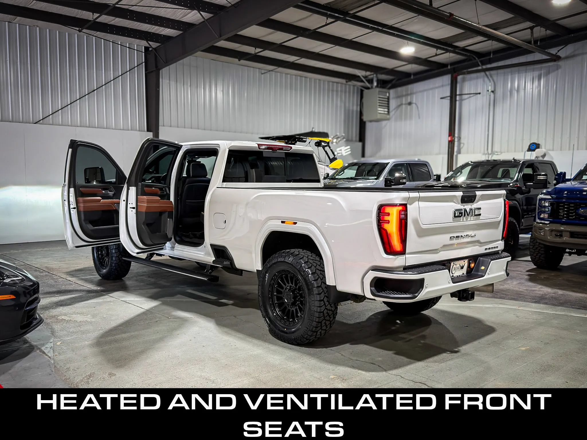 Used 2025 GMC Sierra 3500 Denali Ultimate AWD/4WD image 32