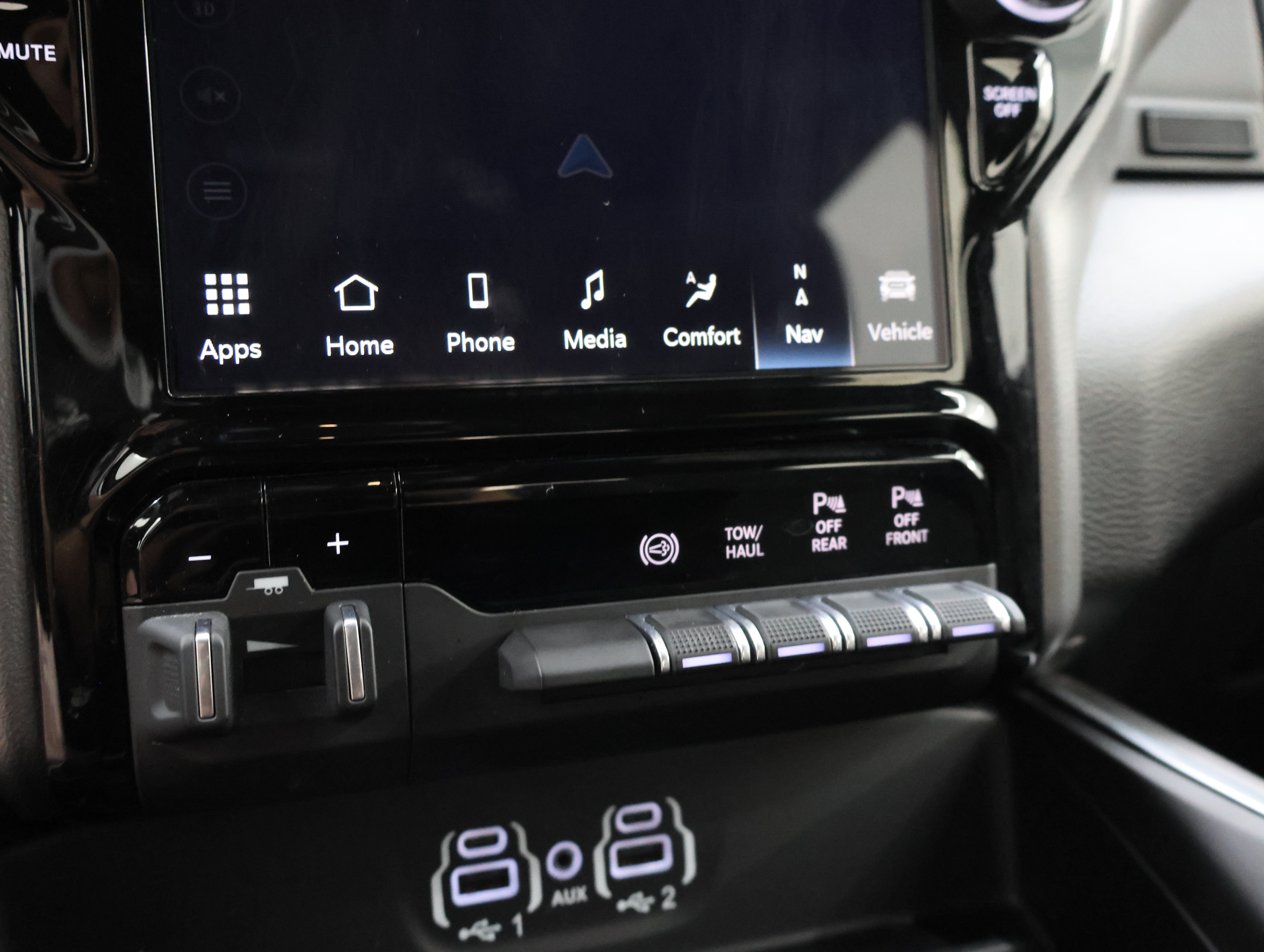 Used 2024 RAM 2500 Big Horn w/ Night Edition AWD/4WD image 45