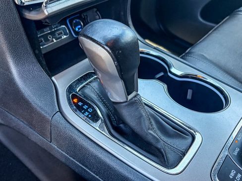 Used 2020 Jeep Grand Cherokee Overland AWD/4WD image 18
