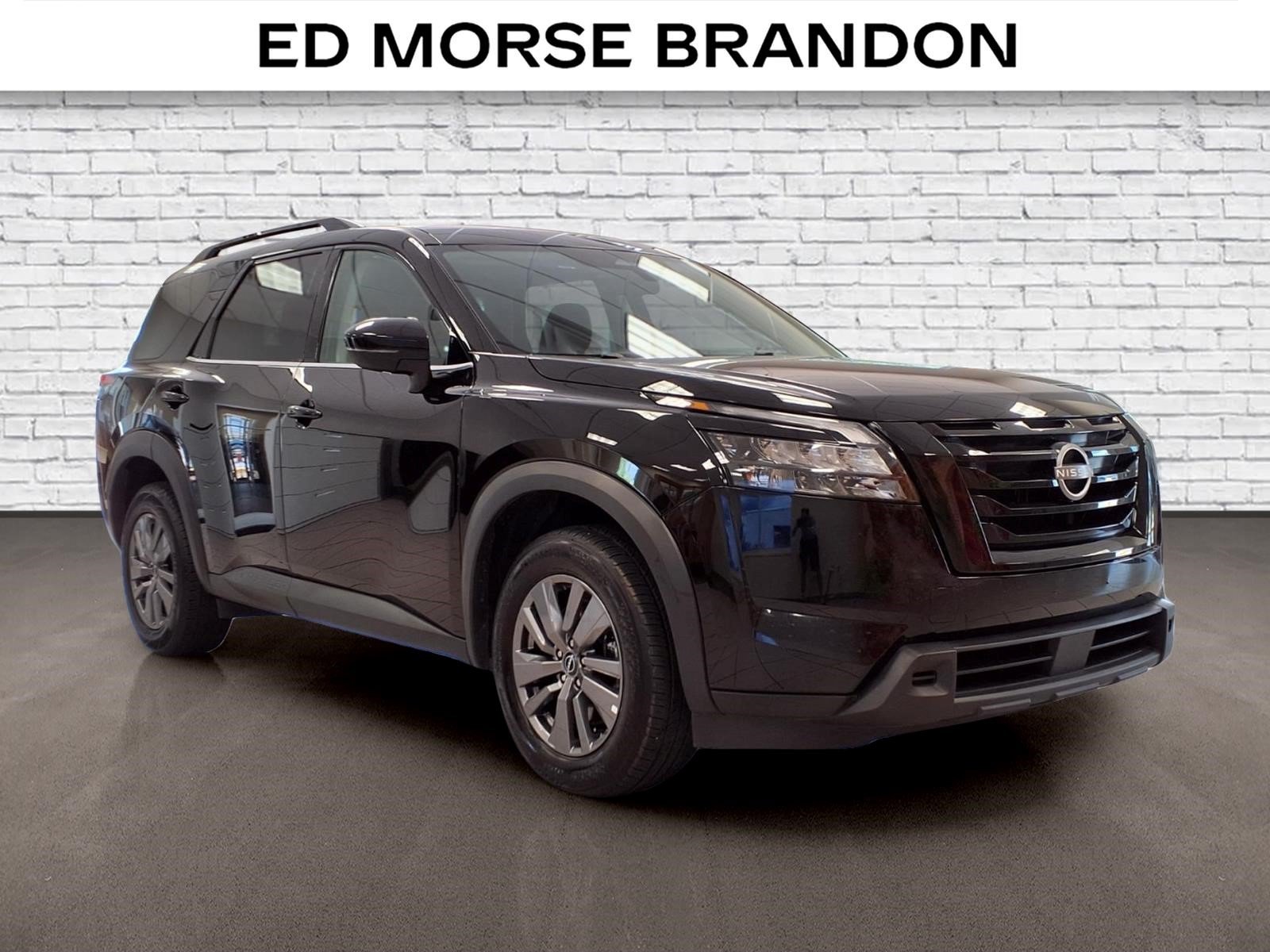 Used 2025 Nissan Pathfinder SV AWD/4WD image 6