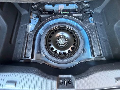 Used 2018 Chevrolet Cruze LT w/ Convenience Package image 13