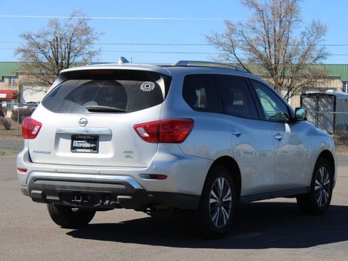 Used 2020 Nissan Pathfinder SL image 5