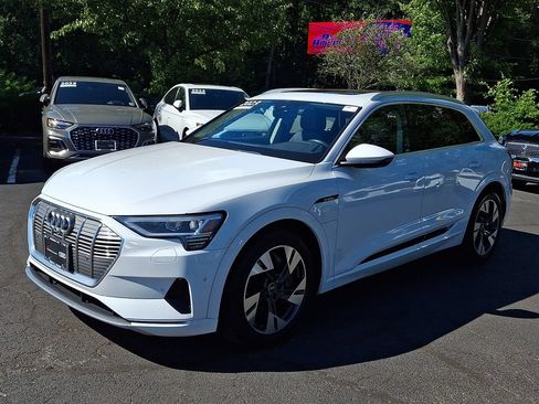 Certified 2023 Audi e-tron Premium Plus w/ Premium Plus Package AWD/4WD image 10
