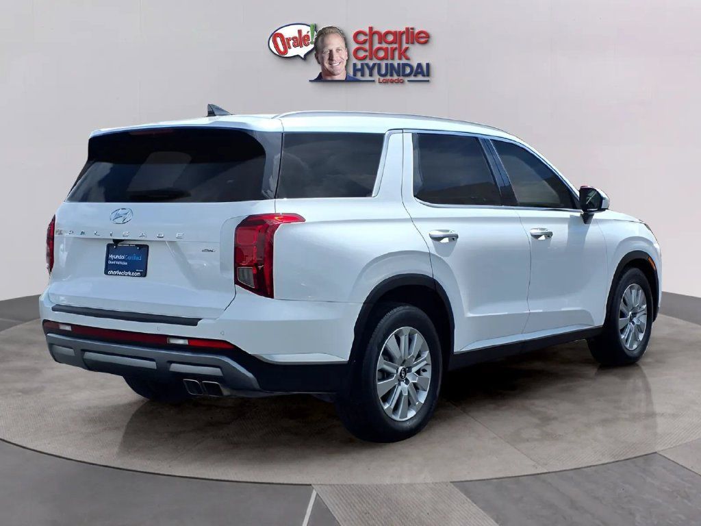 Used 2023 Hyundai Palisade SEL AWD/4WD image 5