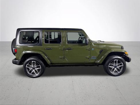 Used 2024 Jeep Wrangler Unlimited AWD/4WD image 5