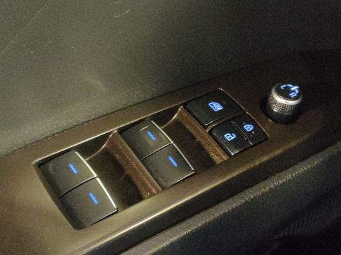 Used 2021 Toyota Camry XSE image 27