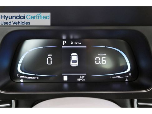 Certified 2025 Hyundai Elantra Sport image 17