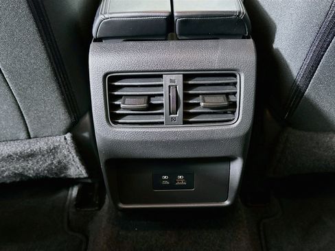 Used 2023 Nissan Rogue SV FWD image 28