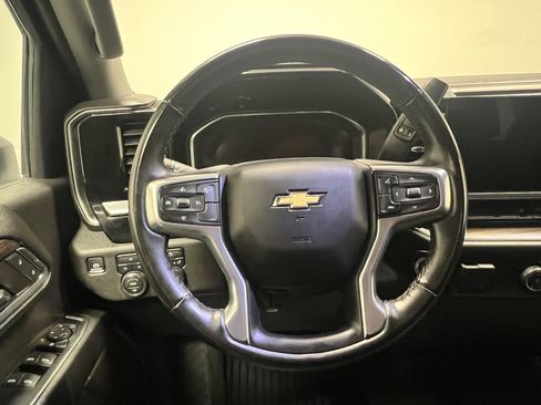 Used 2024 Chevrolet Silverado 2500 LT image 18