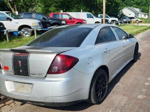 Used 2010 Pontiac G6 Sedan image 3