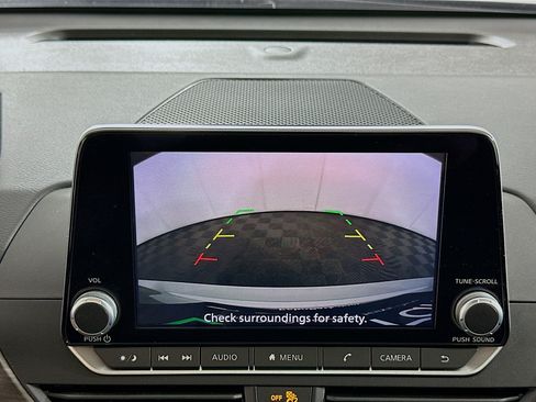Used 2024 Nissan Altima 2.5 SV FWD image 22