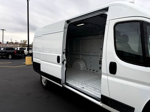 New 2026 RAM ProMaster 3500 w/ Convenience Group image 10