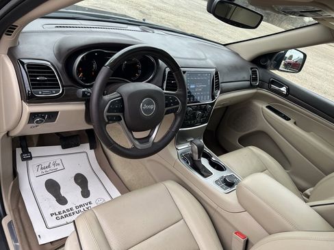 Used 2020 Jeep Grand Cherokee Overland image 24