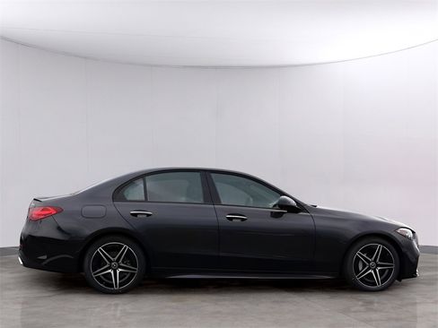 Used 2025 Mercedes-Benz C 300 4MATIC Sedan image 4