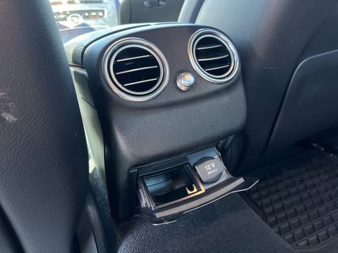 Used 2019 Mercedes-Benz C 300 Sedan image 38