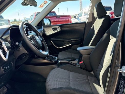 Used 2023 Kia Soul LX w/ Option Group 015 image 11