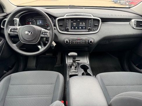 Used 2019 Kia Sorento L image 10