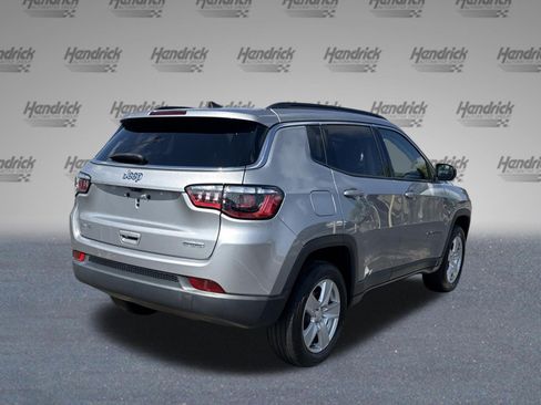 Used 2022 Jeep Compass Latitude AWD/4WD image 9