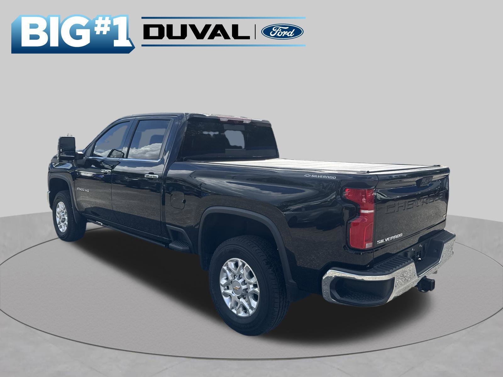 Used 2024 Chevrolet Silverado 2500 LTZ w/ LTZ Plus Package AWD/4WD image 4