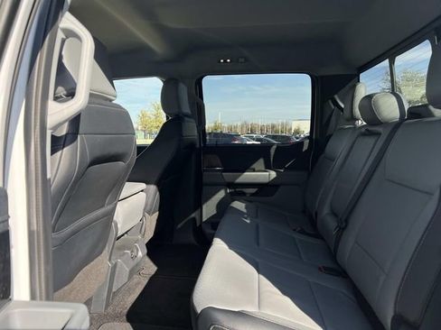 Used 2022 Ford F150 Lariat w/ Trailer Tow Package image 22