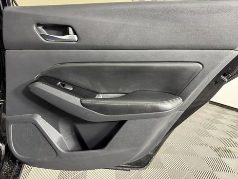 Used 2022 Nissan Altima 2.5 SL FWD image 42