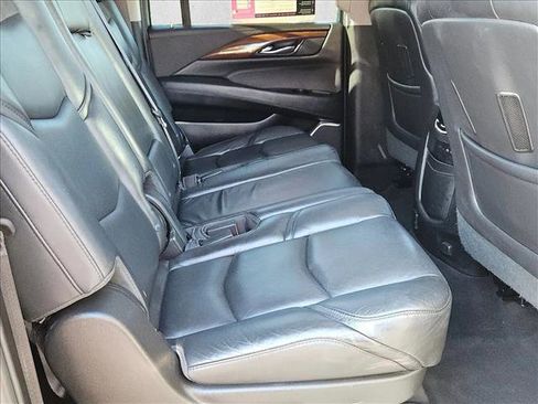Used 2018 Cadillac Escalade ESV Luxury image 22