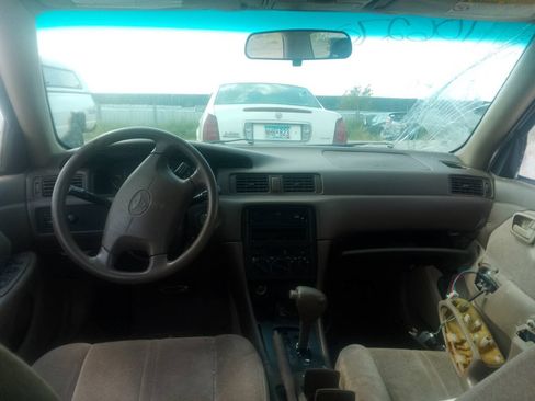 Used 1998 Toyota Camry LE FWD image 33