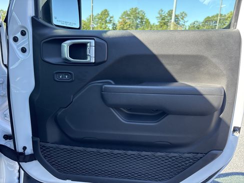 Used 2021 Jeep Wrangler Unlimited Sport image 13