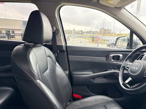 Used 2024 Kia Sorento S image 19