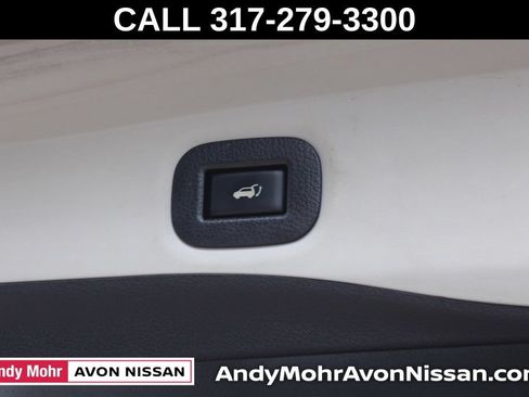 Used 2017 Nissan Rogue SL w/ SL Premium Package FWD image 11