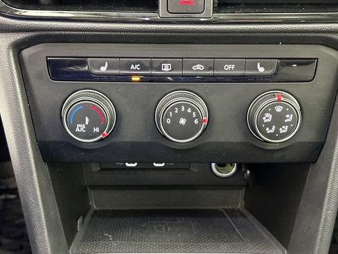 Used 2022 Volkswagen Taos SE image 12