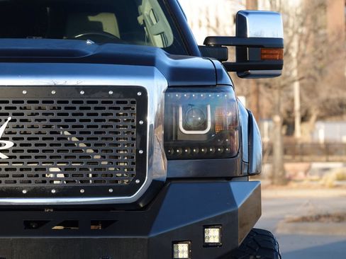 Used 2015 GMC Sierra 2500 Denali w/ Duramax Plus Package AWD/4WD image 6