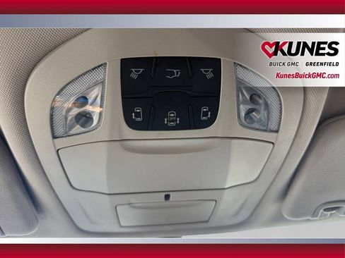 Used 2023 Chrysler Pacifica Touring-L FWD image 17