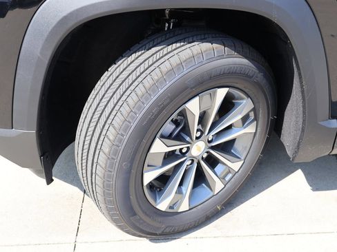 New 2027 Chevrolet Equinox LT w/ Convenience Package II AWD/4WD image 39