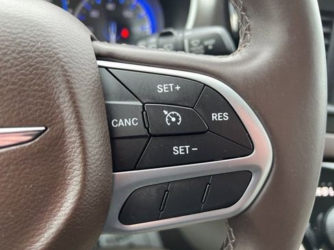 Certified 2017 Chrysler Pacifica Touring-L image 22