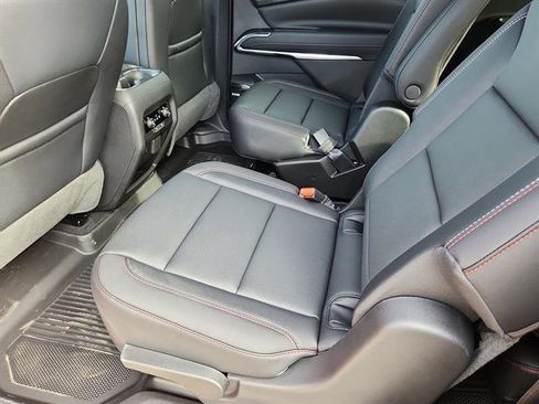 New 2026 Chevrolet Traverse Z71 w/ Enhanced Driving Package image 9