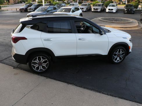 Used 2023 Kia Seltos SX AWD/4WD image 5