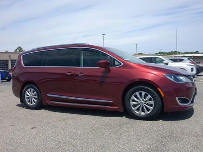 Used 2018 Chrysler Pacifica Touring-L w/ Premium Audio Group