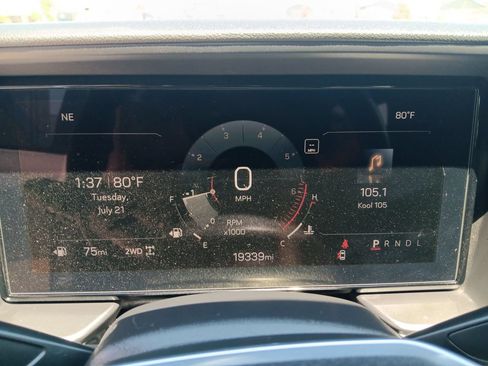 Used 2025 GMC Terrain Elevation AWD/4WD image 16