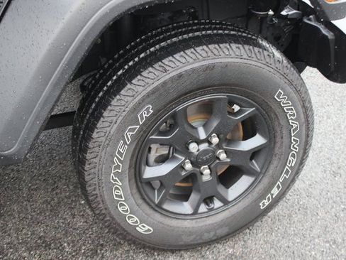 Used 2021 Jeep Wrangler Sport image 30