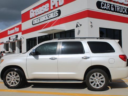 Used 2016 Toyota Sequoia Platinum RWD image 6
