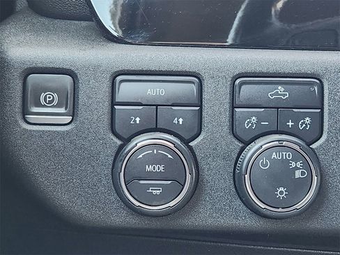 Used 2022 Chevrolet Silverado 1500 LT image 21