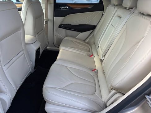 Used 2016 Lincoln MKC Select w/ Select Plus Package FWD image 16