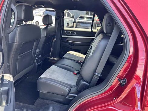 Certified 2017 Ford Explorer XLT w/ Equipment Group 202A AWD/4WD image 9