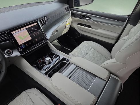 New 2026 Jeep Grand Wagoneer Limited w/ Convenience Group I AWD/4WD image 12