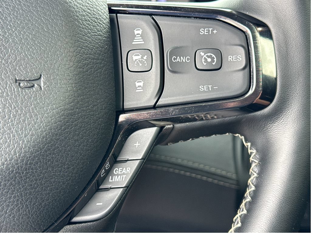 Used 2025 RAM 2500 Limited AWD/4WD image 16